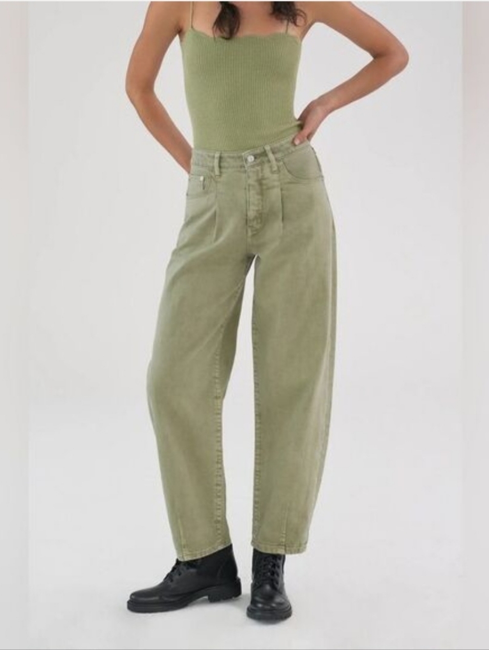 Anthropologie Pilcro The Breaker Barrel Jeans